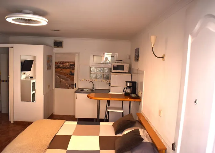 Beachback Studio Airport Lpa